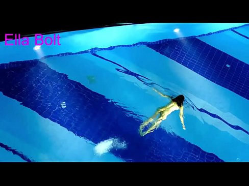 ❤️ Nu mă pot opri din privit, tânără blondă surprinsă înotând goală în piscina stațiunii ELLA BOLT ☑ at us ro.qizpornolar.ru