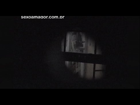 ❤️ Blondina este filmată în secret de un voyeur din cartier ascuns în spatele unor cărămizi goale ☑  at us ro.qizpornolar.ru