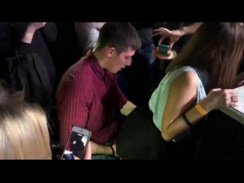❤️ Sex real într-un club de noapte rusesc. O rusoaică de 18 ani în anus și vagin futută într-un club de noapte ☑ at us ro.qizpornolar.ru